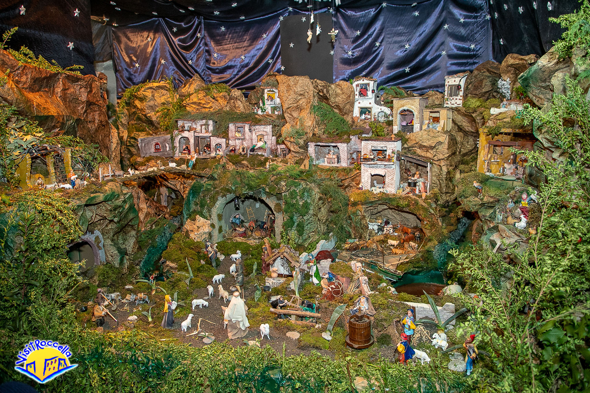 Il presepe elettromeccanico-sonoro di Roccella Jonica (Catania)